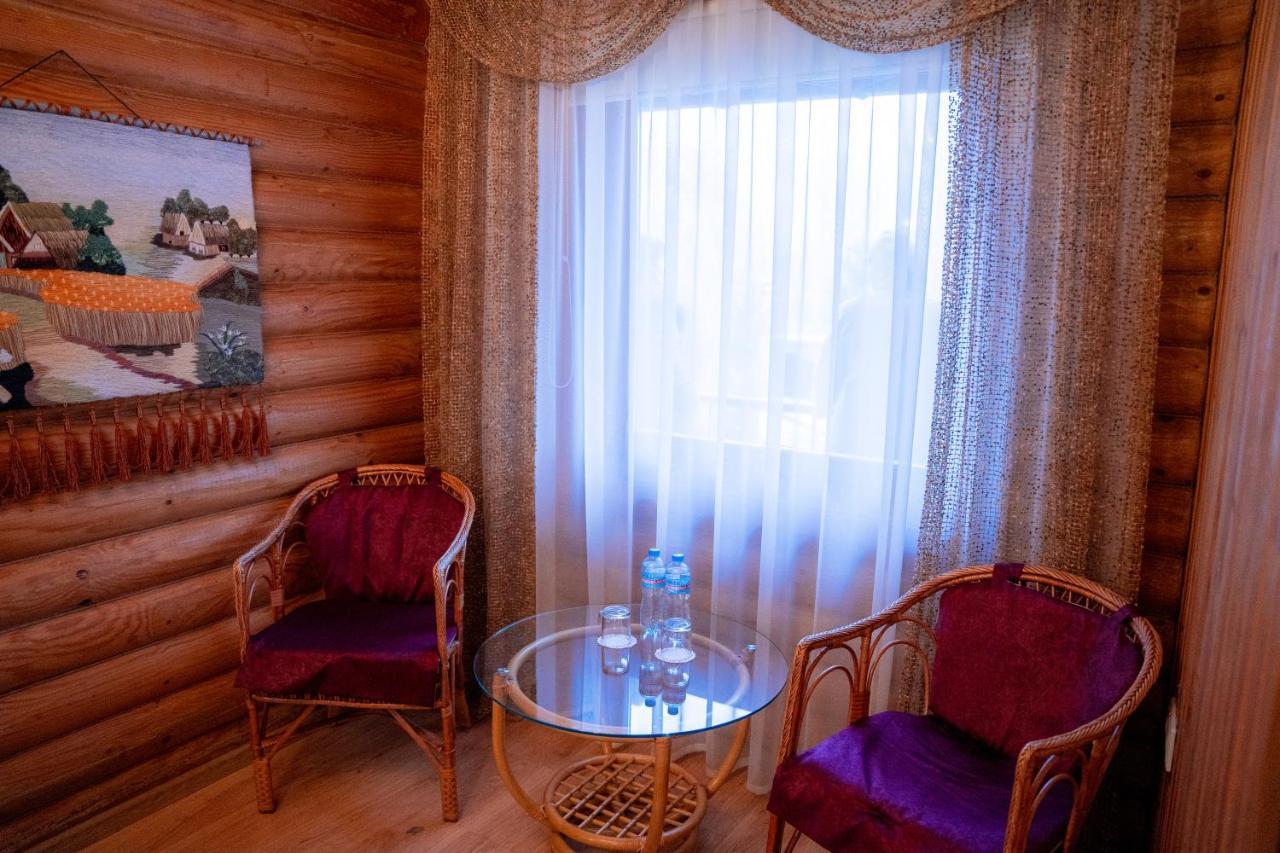 Gostiniy Dvor Non-Stop Hotel Kherson Exterior foto