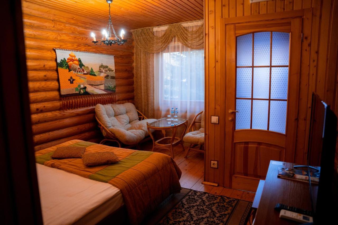 Gostiniy Dvor Non-Stop Hotel Kherson Exterior foto