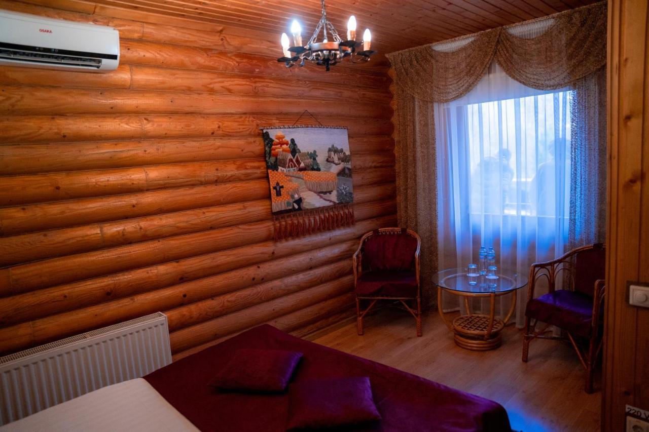 Gostiniy Dvor Non-Stop Hotel Kherson Exterior foto