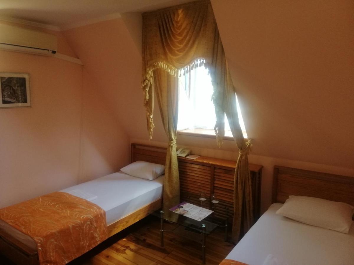 Gostiniy Dvor Non-Stop Hotel Kherson Exterior foto