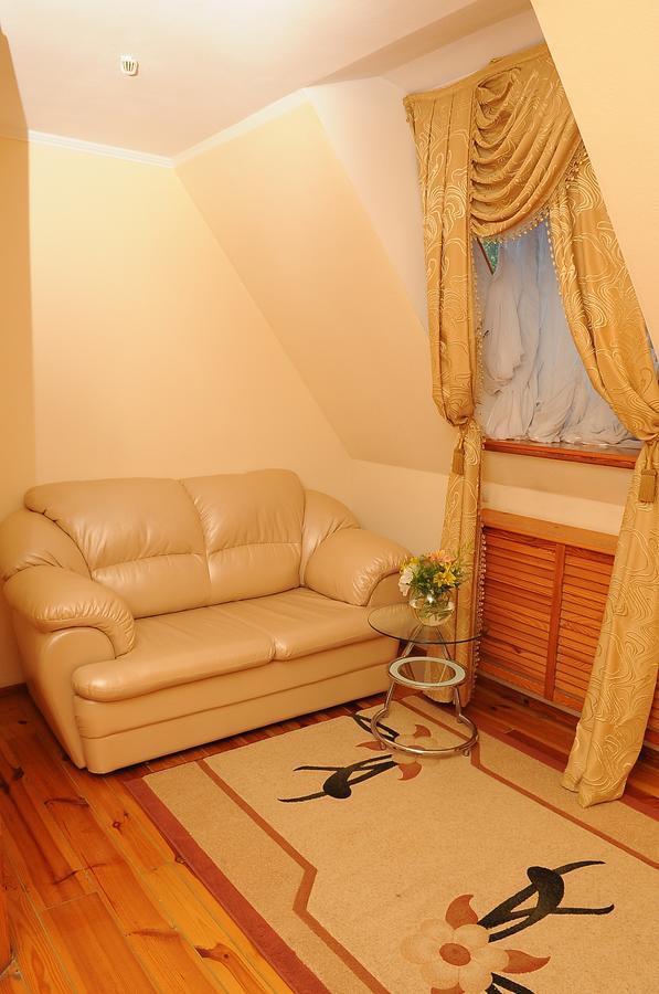 Gostiniy Dvor Non-Stop Hotel Kherson Exterior foto